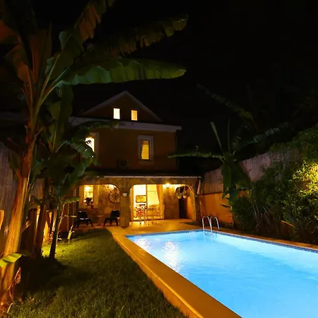 Butik Konukevi-sari Ev Villa Sapanca